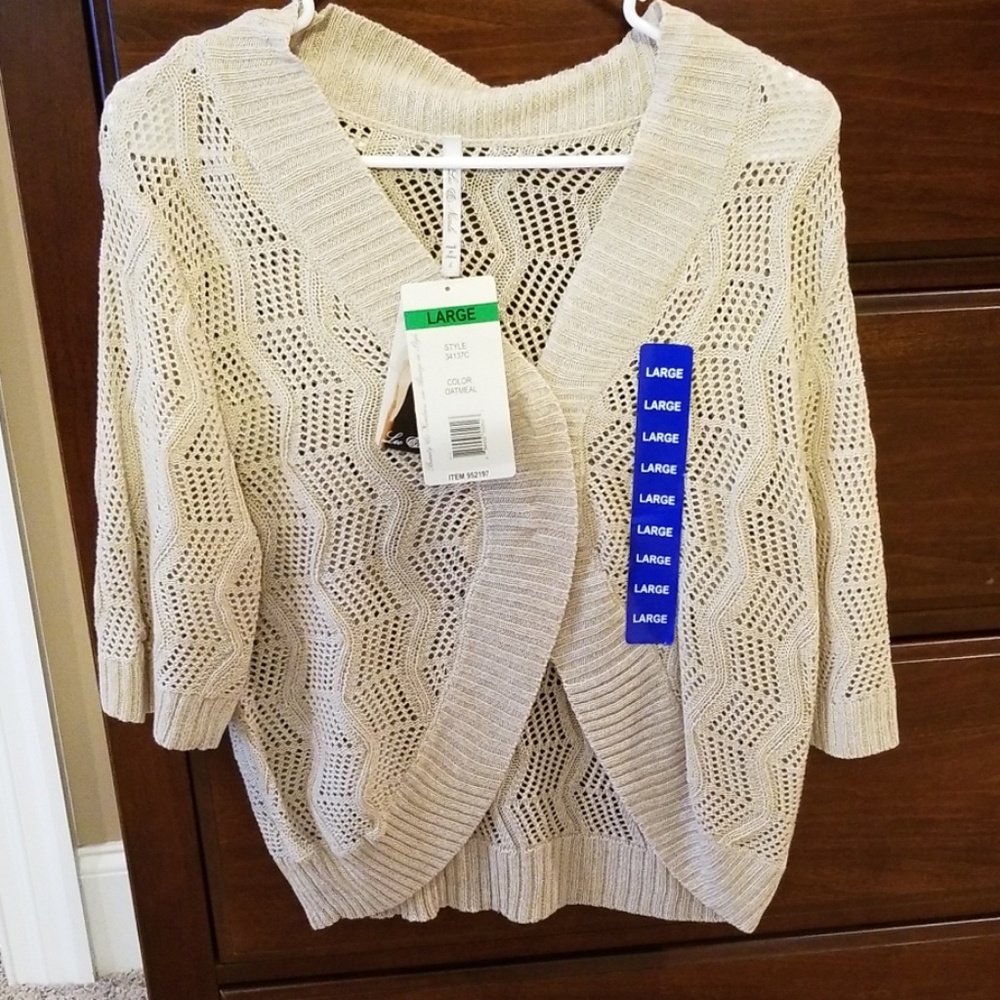 short sleeve sweater, oatmeal color, size large